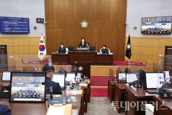 제270회 임시회 제2차 본회의 진행 모습(사진=서구의회 제공)