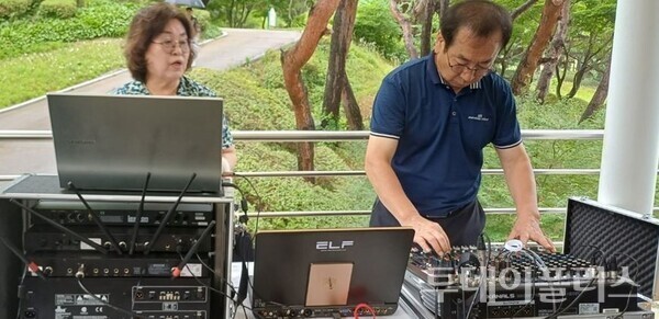 소리향기 장춘근 회장, 김광석 단장